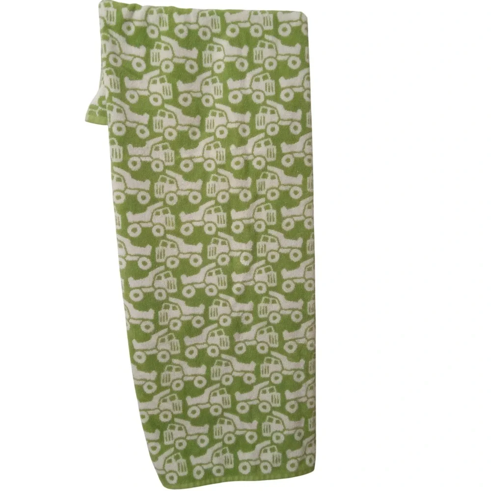 Pottery Barn Kids Green White Construction Truck Dump Truck 100% Cotton Towel 48